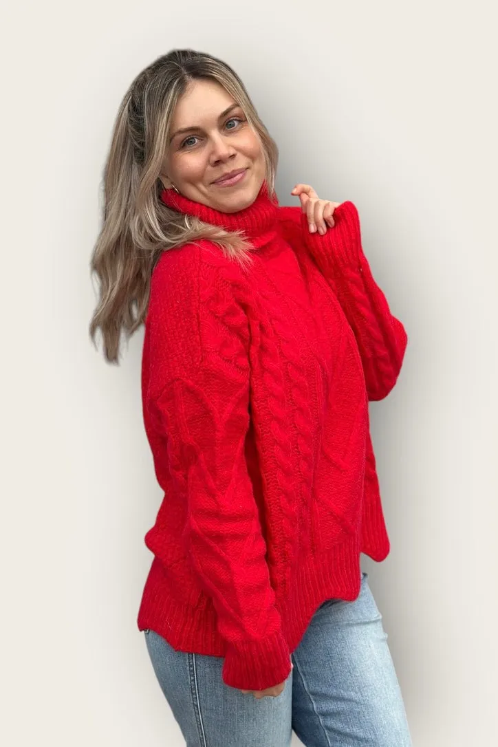 Scallop Hem Turtle Neck Red